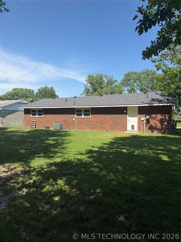 304 Heron Circle, Pryor, OK 74361