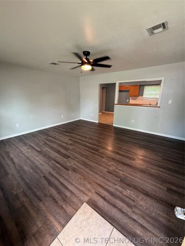 304 Heron Circle, Pryor, OK 74361