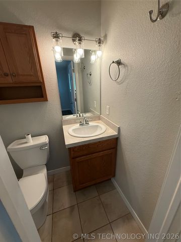 304 Heron Circle, Pryor, OK 74361