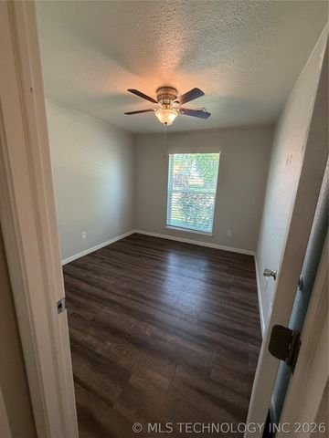 304 Heron Circle, Pryor, OK 74361