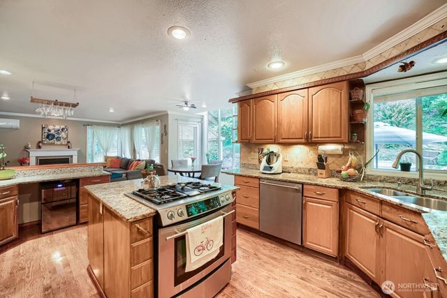 15827 SE 156th Court, Renton, WA 98058