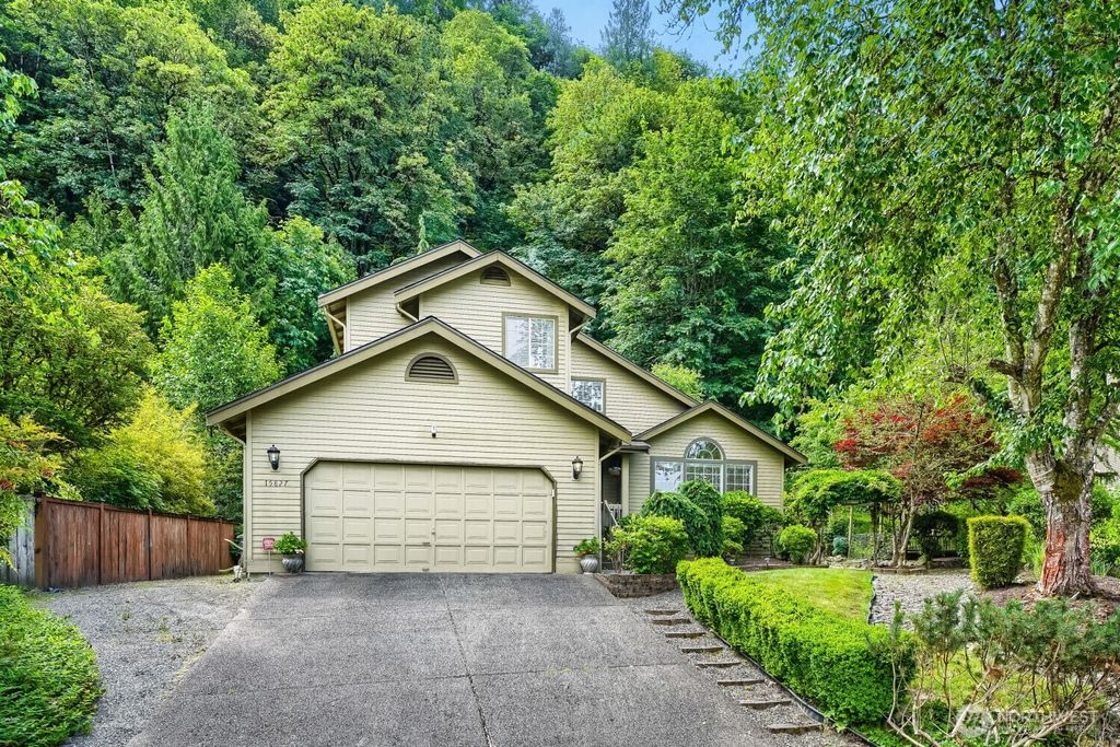 15827 SE 156th Court, Renton, WA 98058
