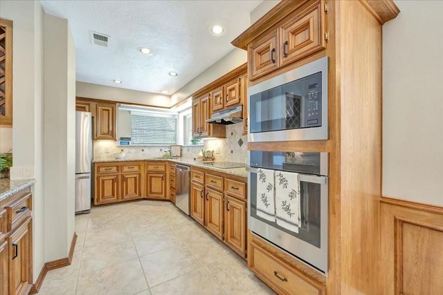 6906 Middlefield Drive, Pasadena, TX 77505