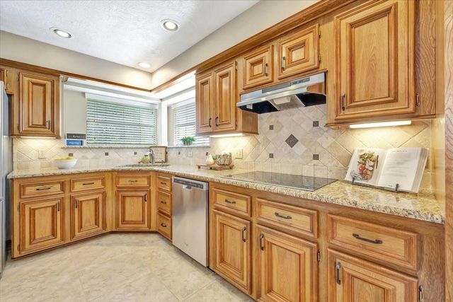 6906 Middlefield Drive, Pasadena, TX 77505