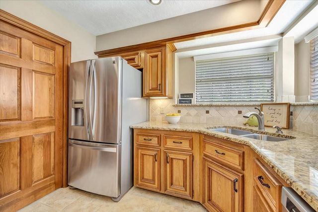 6906 Middlefield Drive, Pasadena, TX 77505