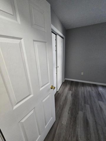 3210-3212 Independence Street, Grove City, OH 43123
