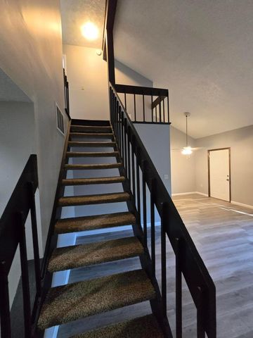 3210-3212 Independence Street, Grove City, OH 43123