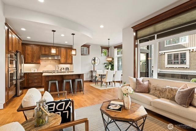 2170 NW Stoney Creek Drive, Issaquah, WA 98027