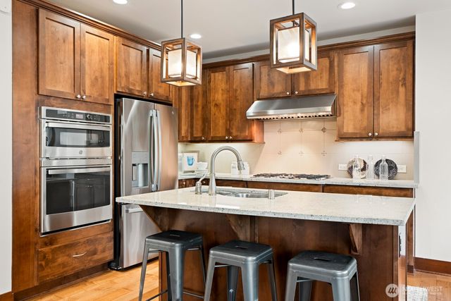 2170 NW Stoney Creek Drive, Issaquah, WA 98027