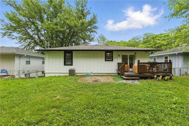 314 N Forest Avenue, Sugar Creek, MO 64054