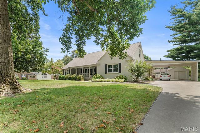 901 Moore Avenue, Sikeston, MO 63801