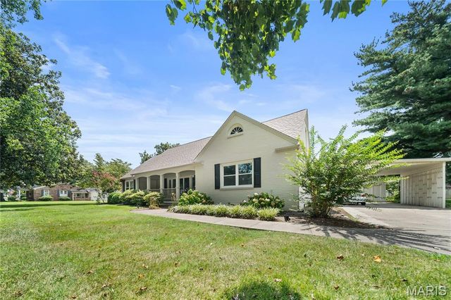 901 Moore Avenue, Sikeston, MO 63801