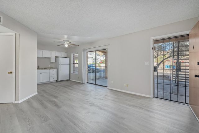 11002 N 15th Avenue Apt 4, Phoenix, AZ 85029