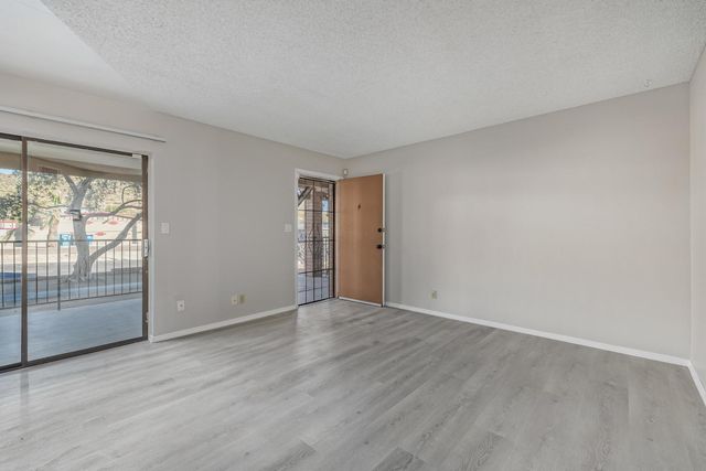 11002 N 15th Avenue Apt 4, Phoenix, AZ 85029