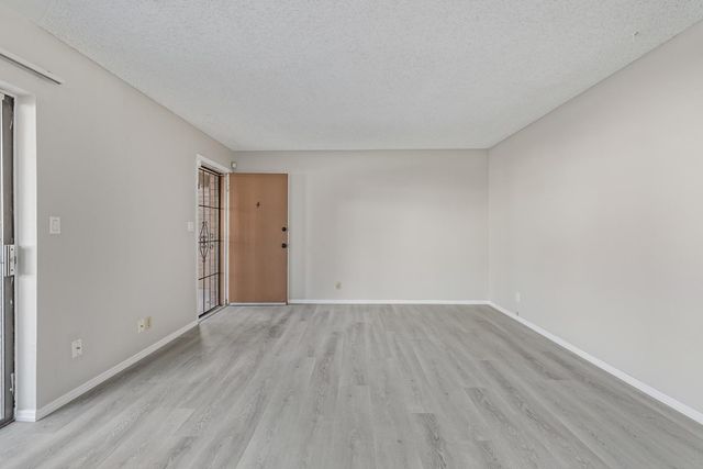 11002 N 15th Avenue Apt 4, Phoenix, AZ 85029