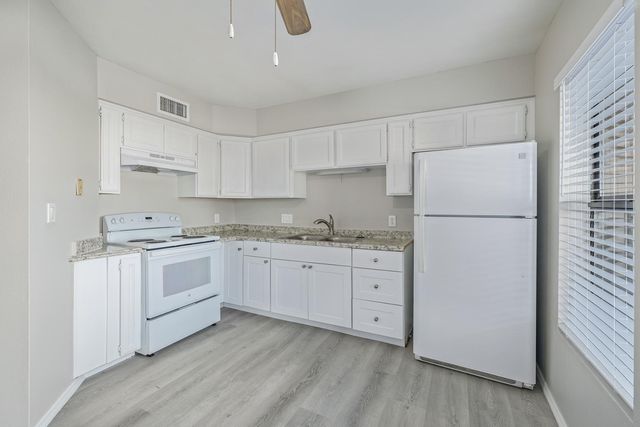 11002 N 15th Avenue Apt 4, Phoenix, AZ 85029