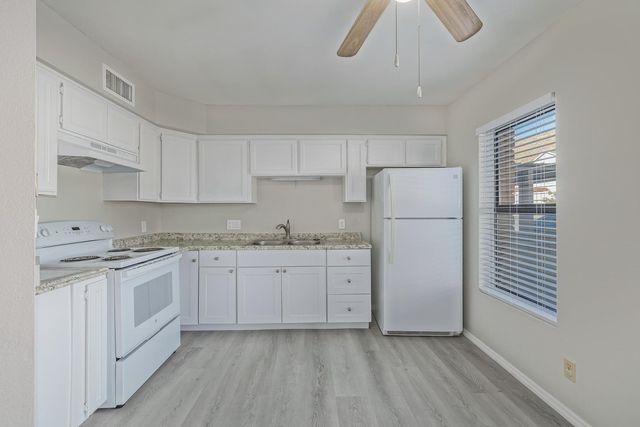 11002 N 15th Avenue Apt 4, Phoenix, AZ 85029