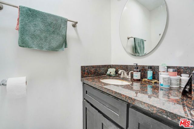 2627 S Cloverdale Avenue, Los Angeles, CA 90016