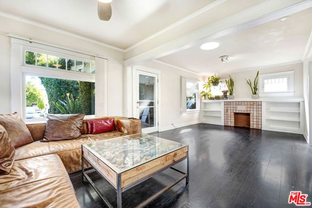 2627 S Cloverdale Avenue, Los Angeles, CA 90016