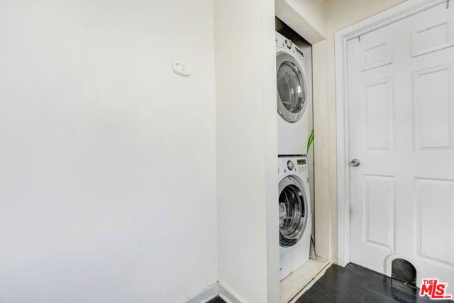 2627 S Cloverdale Avenue, Los Angeles, CA 90016