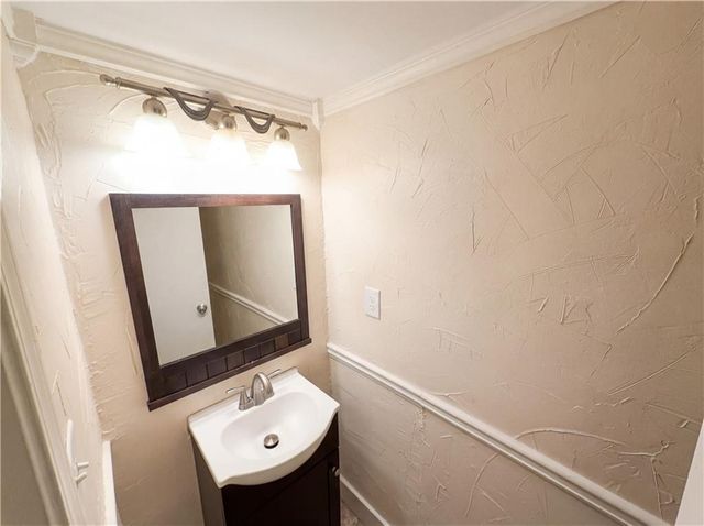 105 Vineyard Pond NW Drive, Norcross, GA 30071