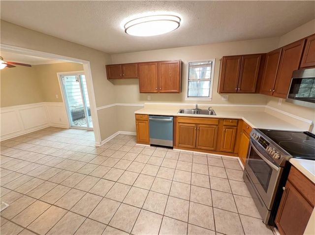 105 Vineyard Pond NW Drive, Norcross, GA 30071