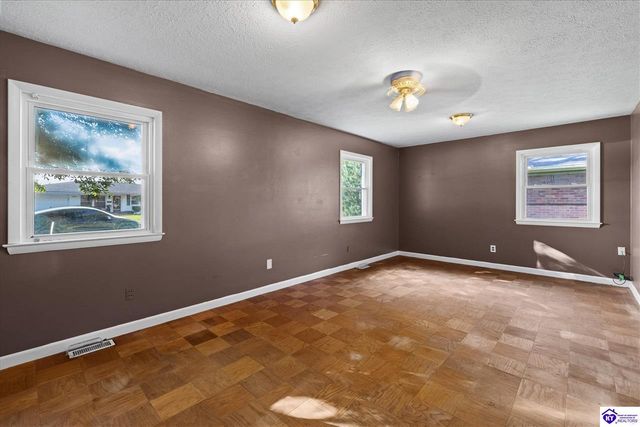 2911 Chippewa Drive, Owensboro, KY 42301