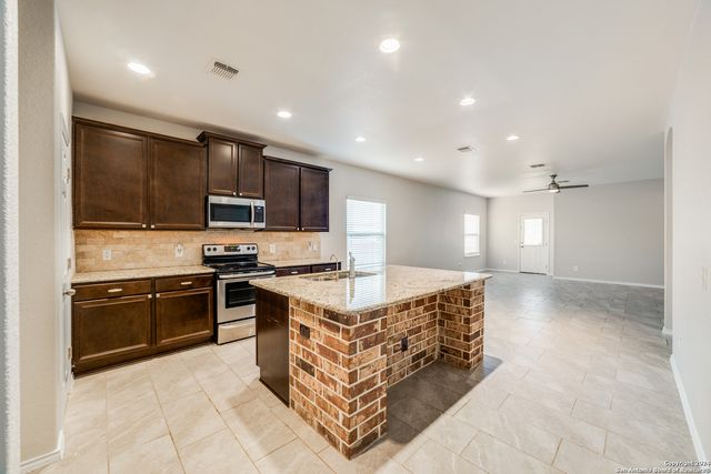 10511 GENTLE FOX BAY, San Antonio, TX 78245