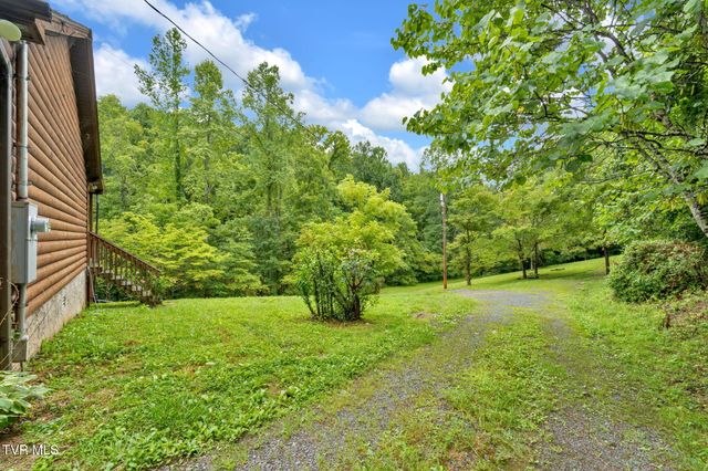1306 Old Stage Road, Johnson City, TN 37615