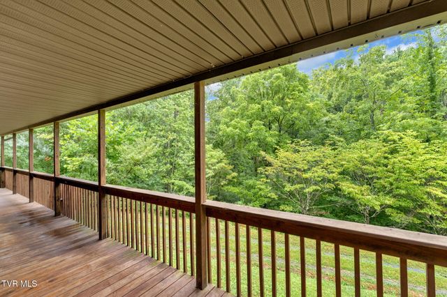 1306 Old Stage Road, Johnson City, TN 37615