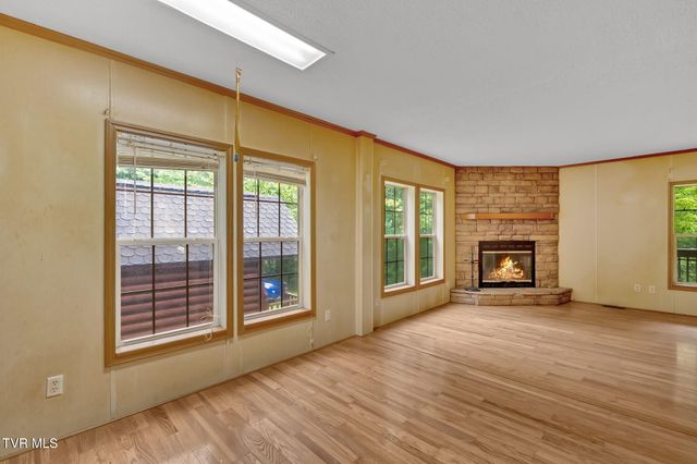 1306 Old Stage Road, Johnson City, TN 37615