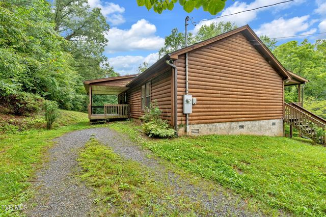 1306 Old Stage Road, Johnson City, TN 37615