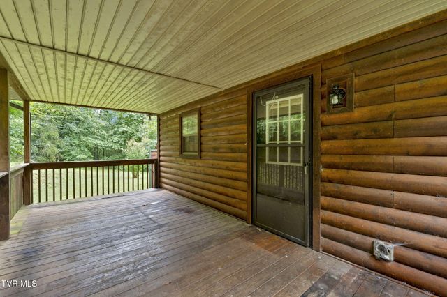 1306 Old Stage Road, Johnson City, TN 37615