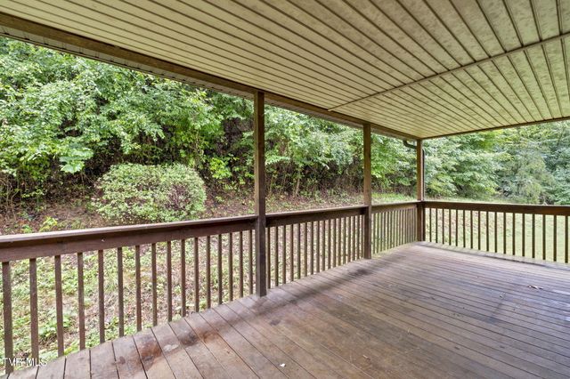1306 Old Stage Road, Johnson City, TN 37615