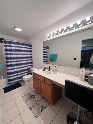 1429 Meadowsedge Lane 1429, Carpentersville, IL 60110