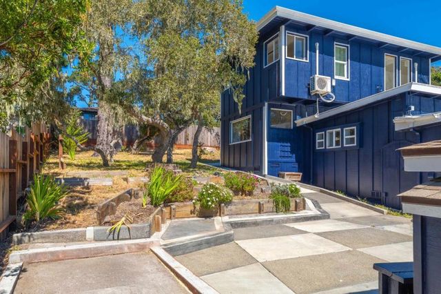 1207 Presidio Boulevard, Pacific Grove, CA 93950