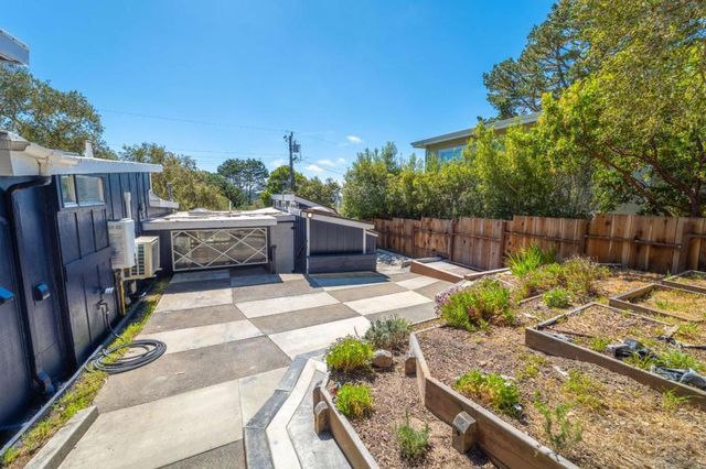 1207 Presidio Boulevard, Pacific Grove, CA 93950