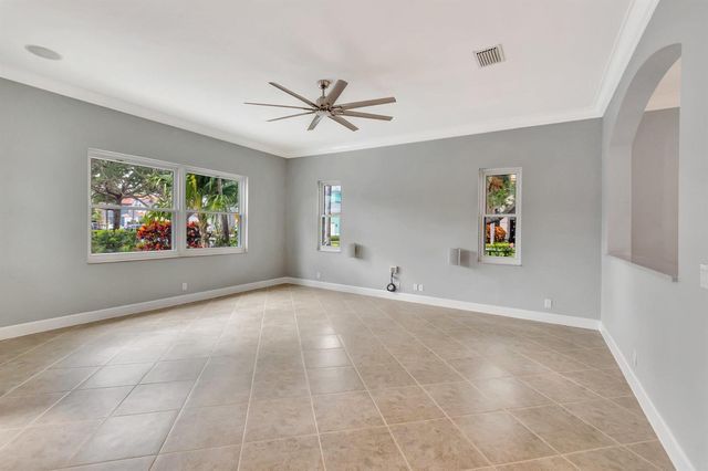 40 Country Lake Circle, Boynton Beach, FL 33436