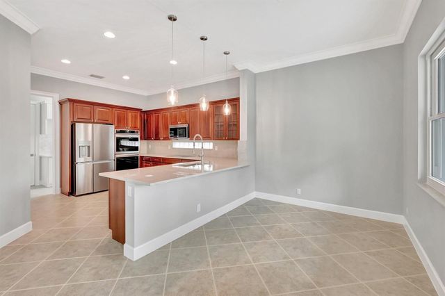 40 Country Lake Circle, Boynton Beach, FL 33436