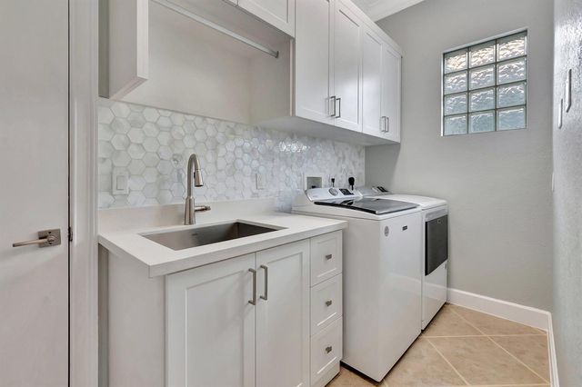 40 Country Lake Circle, Boynton Beach, FL 33436