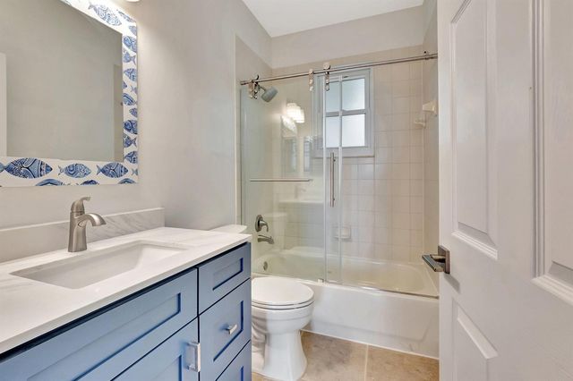 40 Country Lake Circle, Boynton Beach, FL 33436