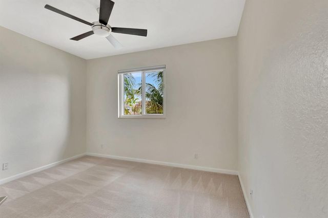 40 Country Lake Circle, Boynton Beach, FL 33436