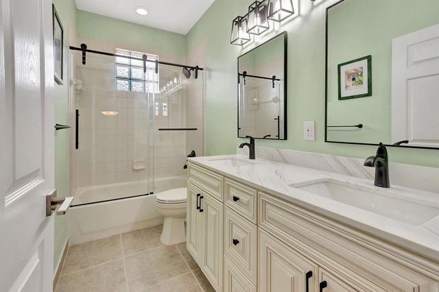 40 Country Lake Circle, Boynton Beach, FL 33436