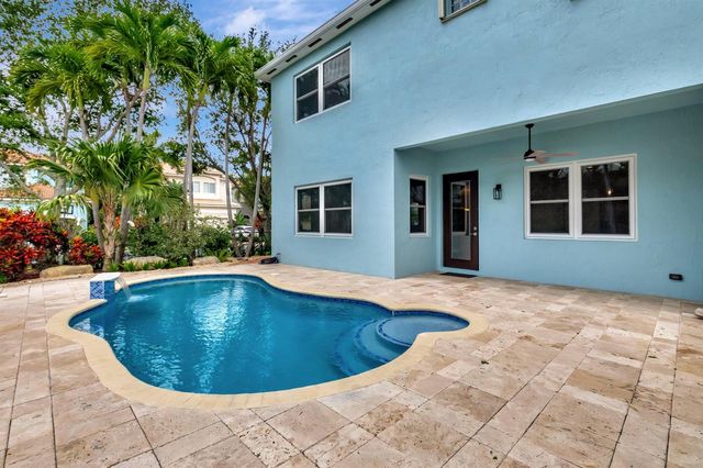 40 Country Lake Circle, Boynton Beach, FL 33436