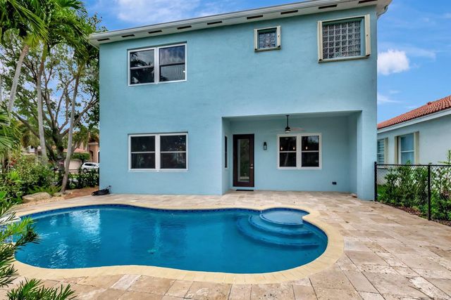 40 Country Lake Circle, Boynton Beach, FL 33436