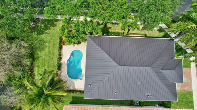 40 Country Lake Circle, Boynton Beach, FL 33436