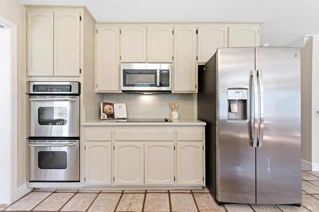 121 Main Dr, San Rafael, CA 94901