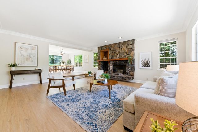 121 Main Dr, San Rafael, CA 94901