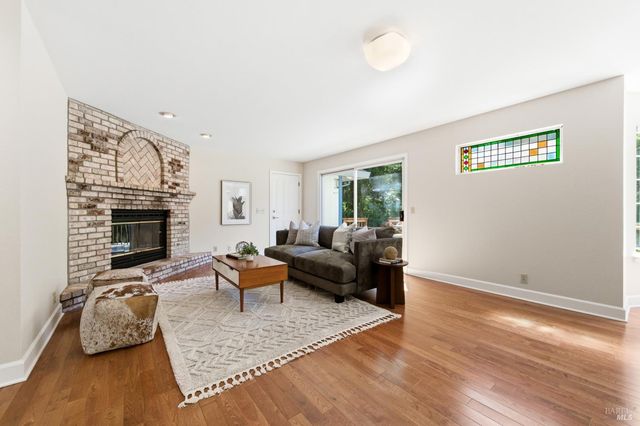 121 Main Dr, San Rafael, CA 94901