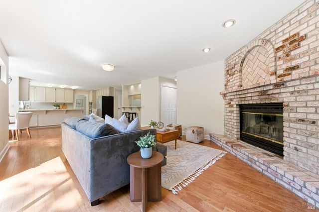 121 Main Dr, San Rafael, CA 94901